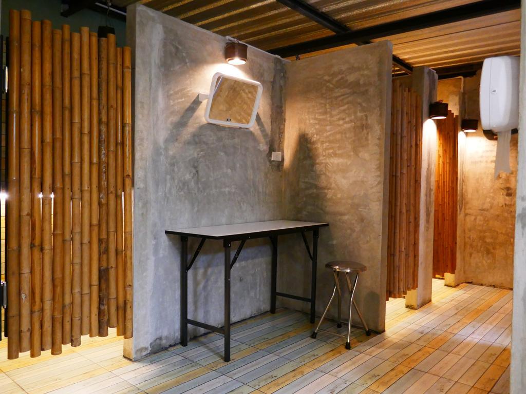 First 1 Boutique Hostel At Sukhumvit 1 Bangkok Dış mekan fotoğraf